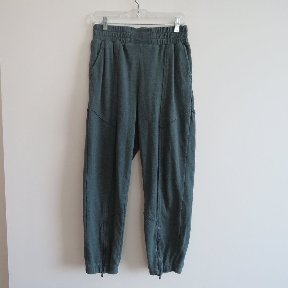 FREE PEOPLE MOVEMENT City Stride Pants Joggers in Pine Green Lounge Travel Sz S - Picture 2 of 14